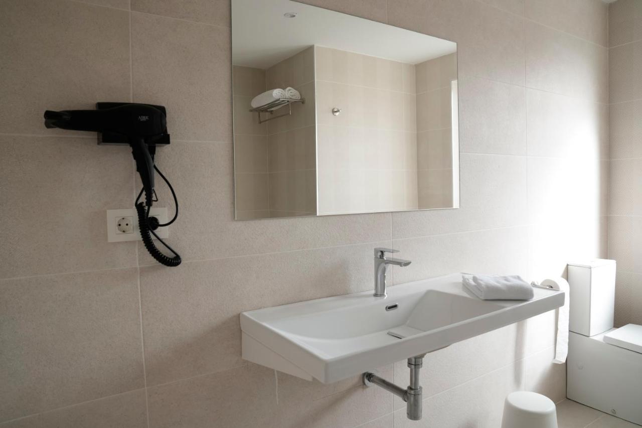 Hotel Vida Finisterre Centro ภายนอก รูปภาพ